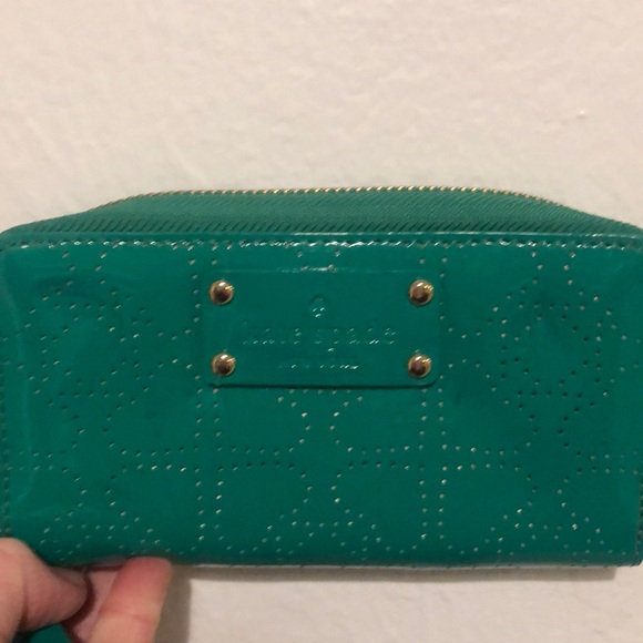 Kate Spade Jazzy Patent Green Wristlet - Picture 5 of 7